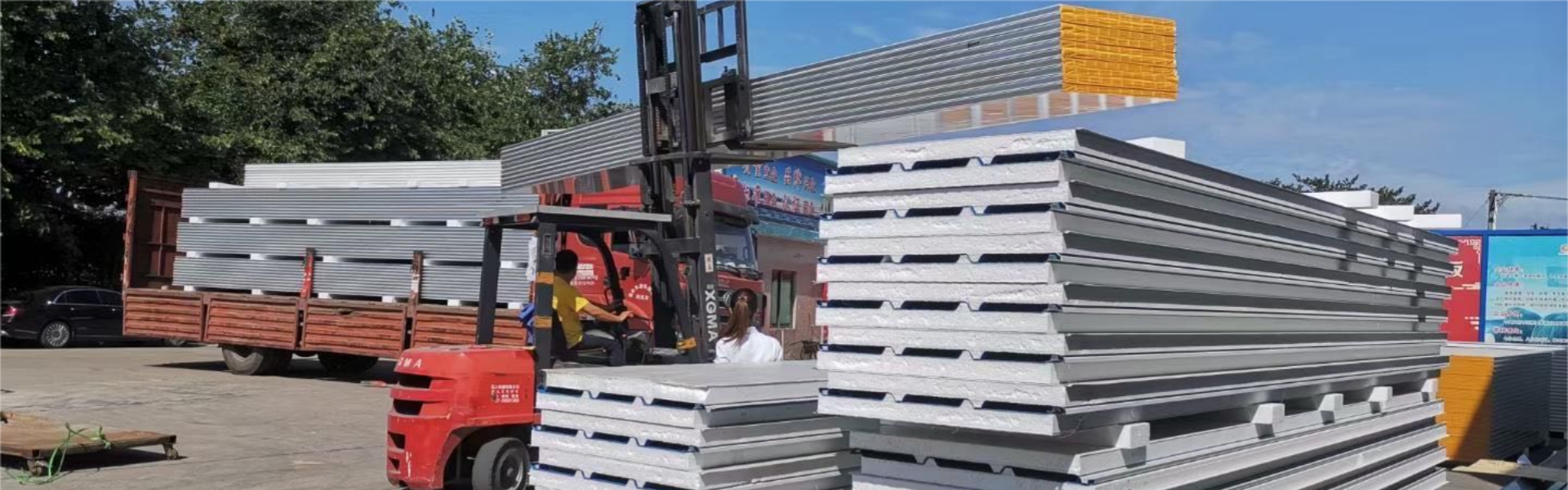 Sandwich panel