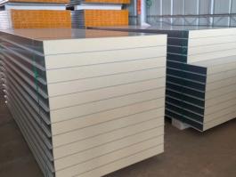 Polyurethane sandwich panels